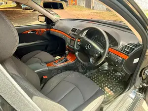 Mercedes-Benz E250 2008 Black