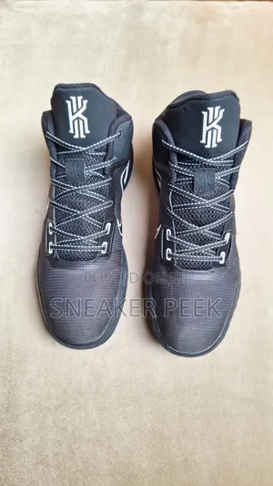 Basketball Shoes " Flytrap 4 "