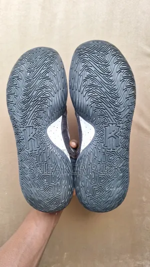 Basketball Shoes " Flytrap 4 "