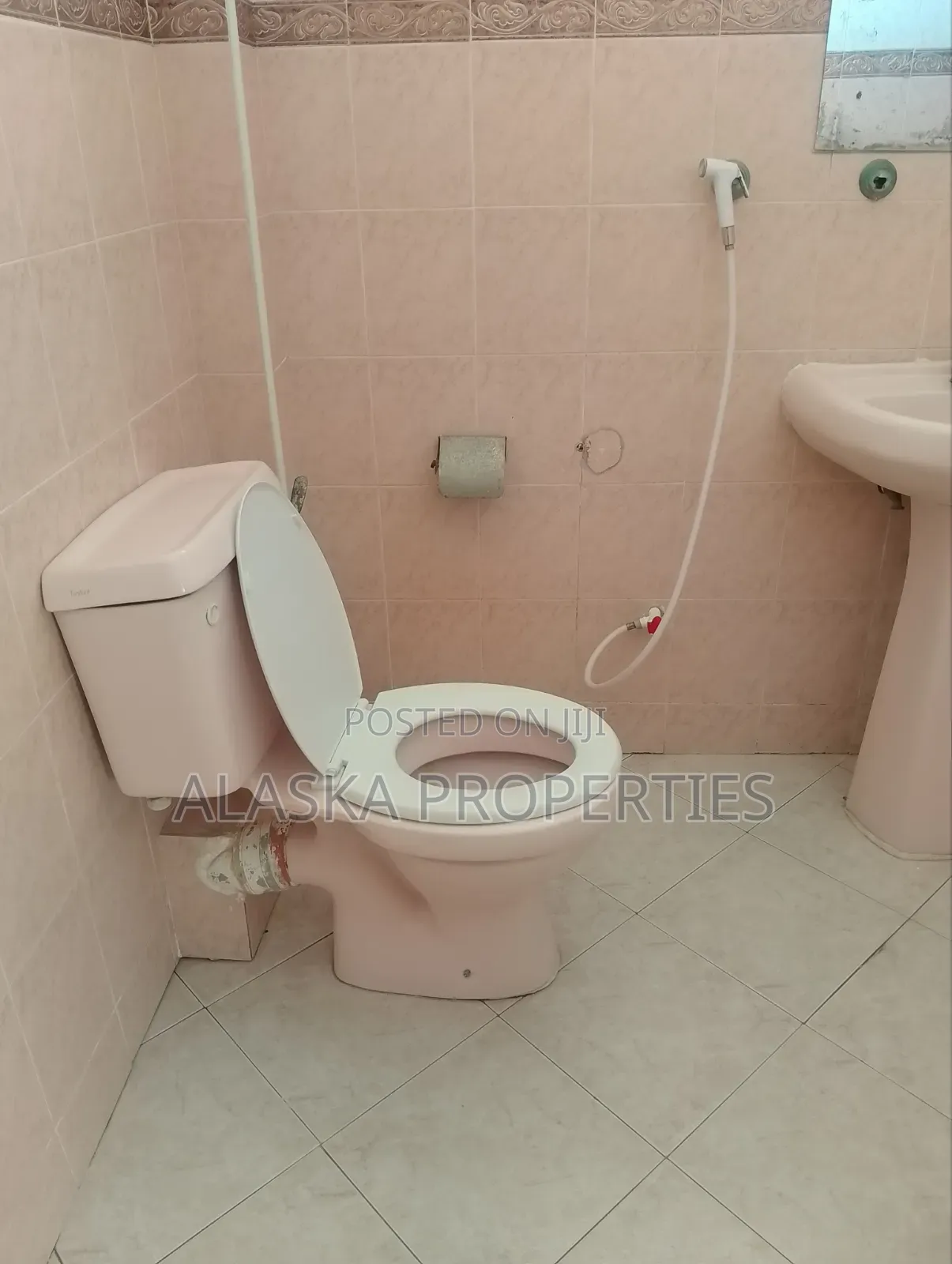 4bdrm Mansion in Beach Road Estate, Nyali Mkomani for rent