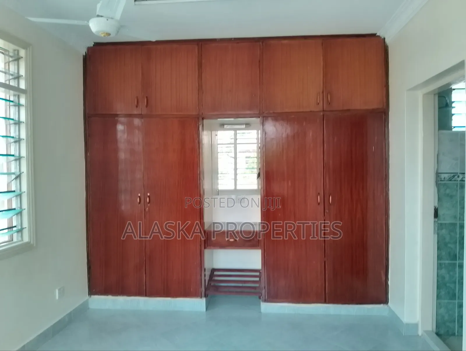 4bdrm Mansion in Beach Road Estate, Nyali Mkomani for rent