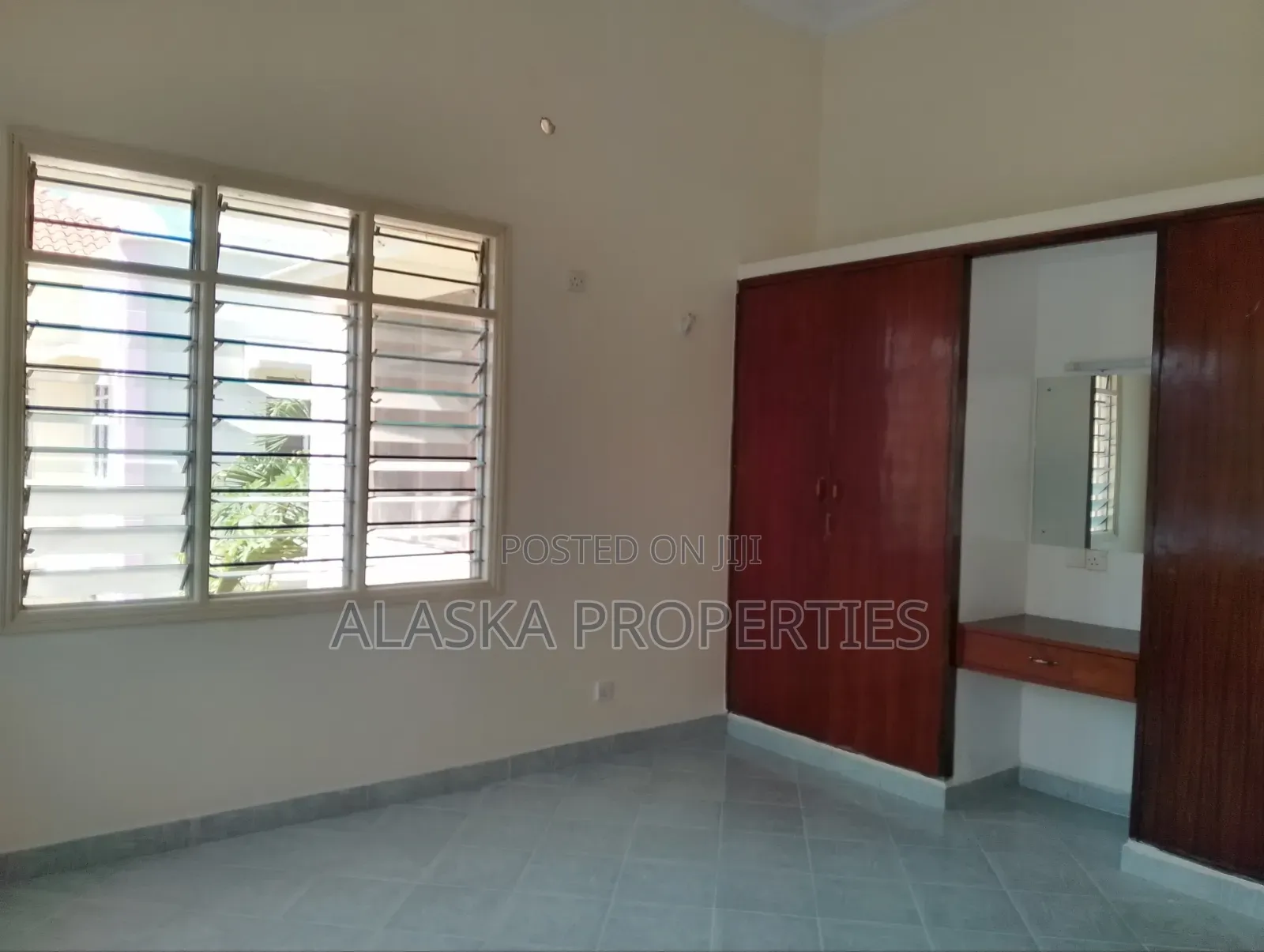 4bdrm Mansion in Beach Road Estate, Nyali Mkomani for rent