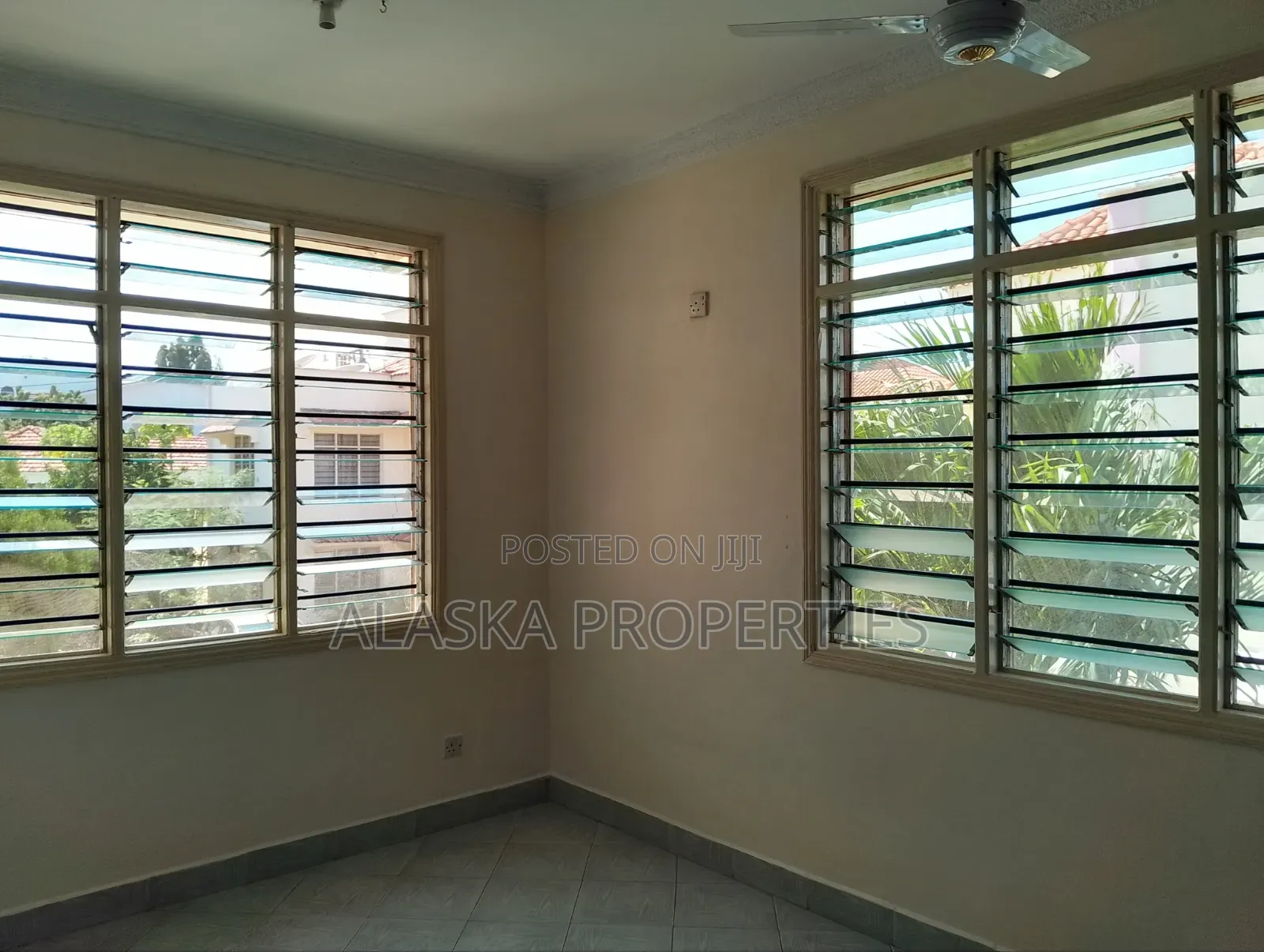 4bdrm Mansion in Beach Road Estate, Nyali Mkomani for rent