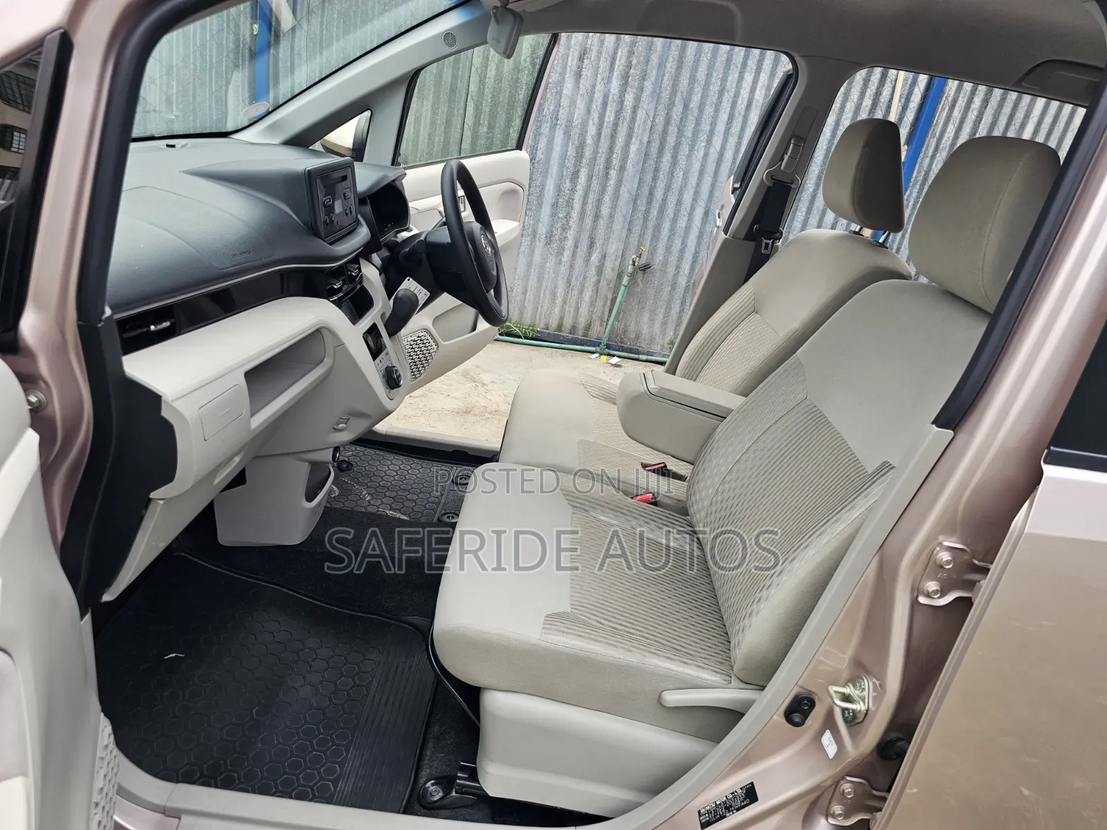 Daihatsu Move 2019 Gold
