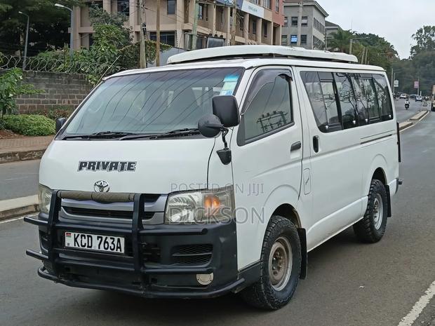 Toyota HiAce 2009 White - thumbnail 2