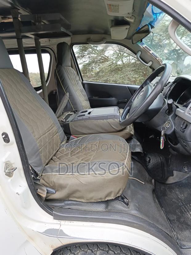 Toyota HiAce 2009 White - thumbnail 9