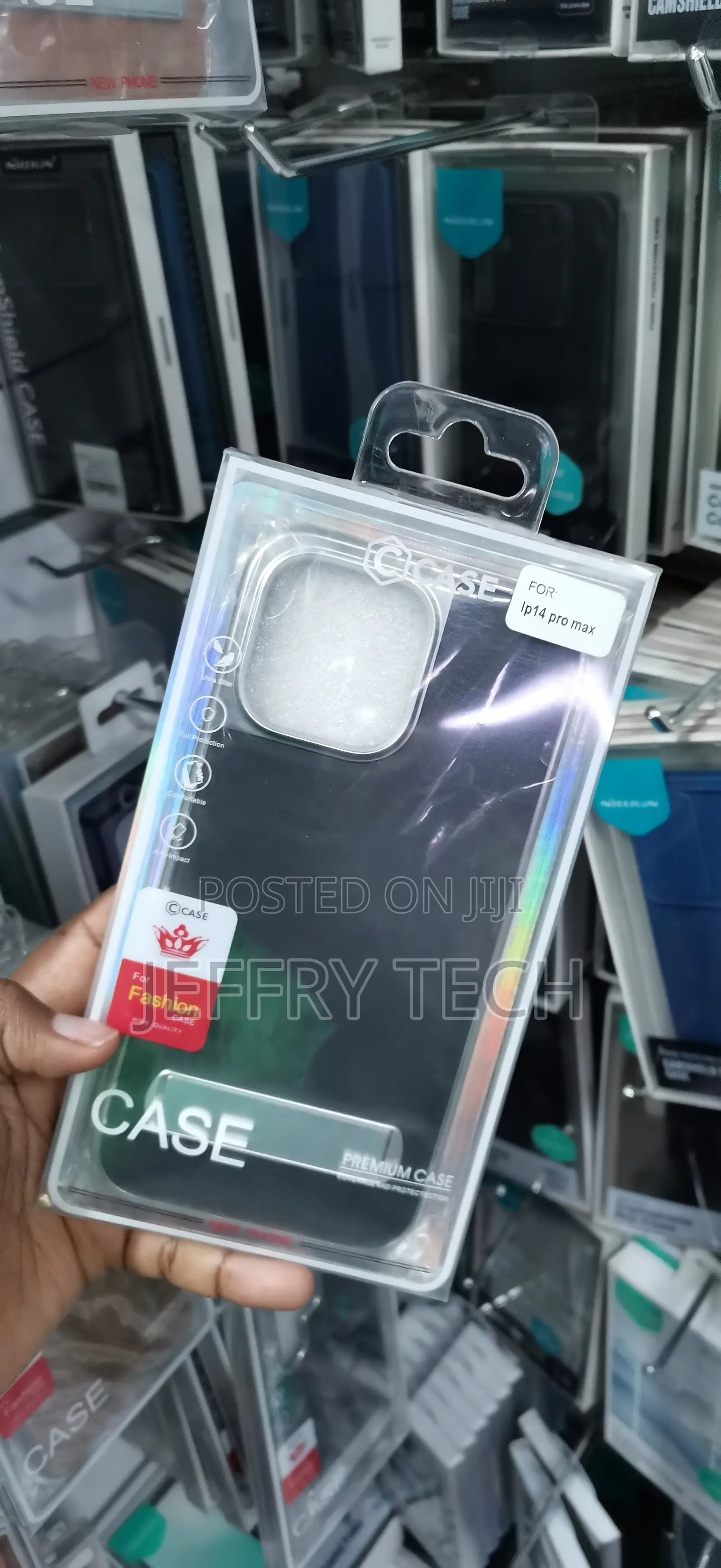 Case for the iPhone 14 Pro Max Features a Black Aesthetic