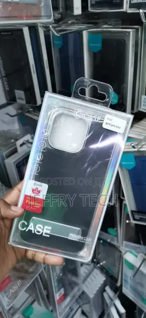 Case for the iPhone 14 Pro Max Features a Black Aesthetic