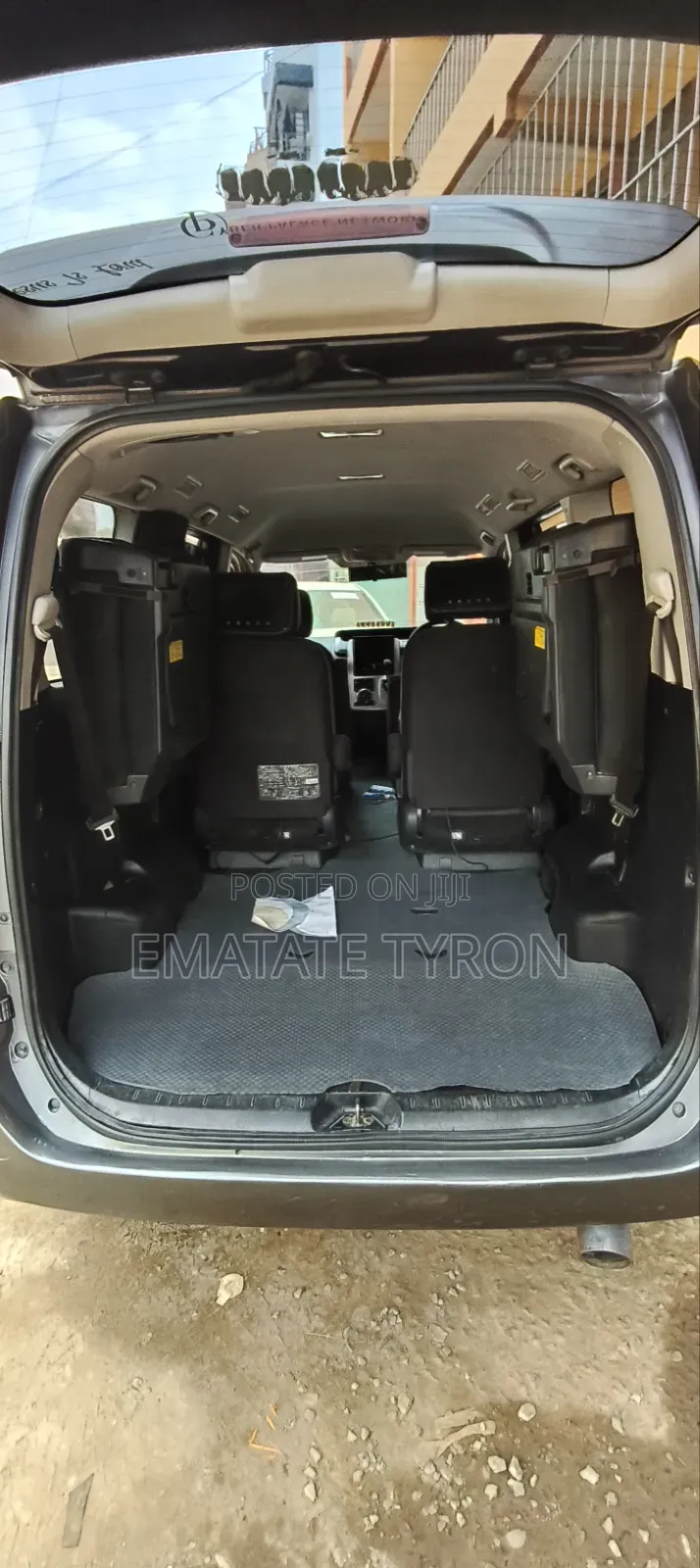 Toyota Voxy 2010 Gray