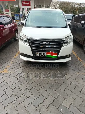 Toyota Noah 2017 White