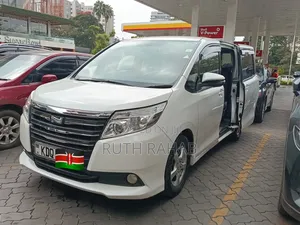 Toyota Noah 2017 White