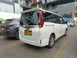 Toyota Noah 2017 White
