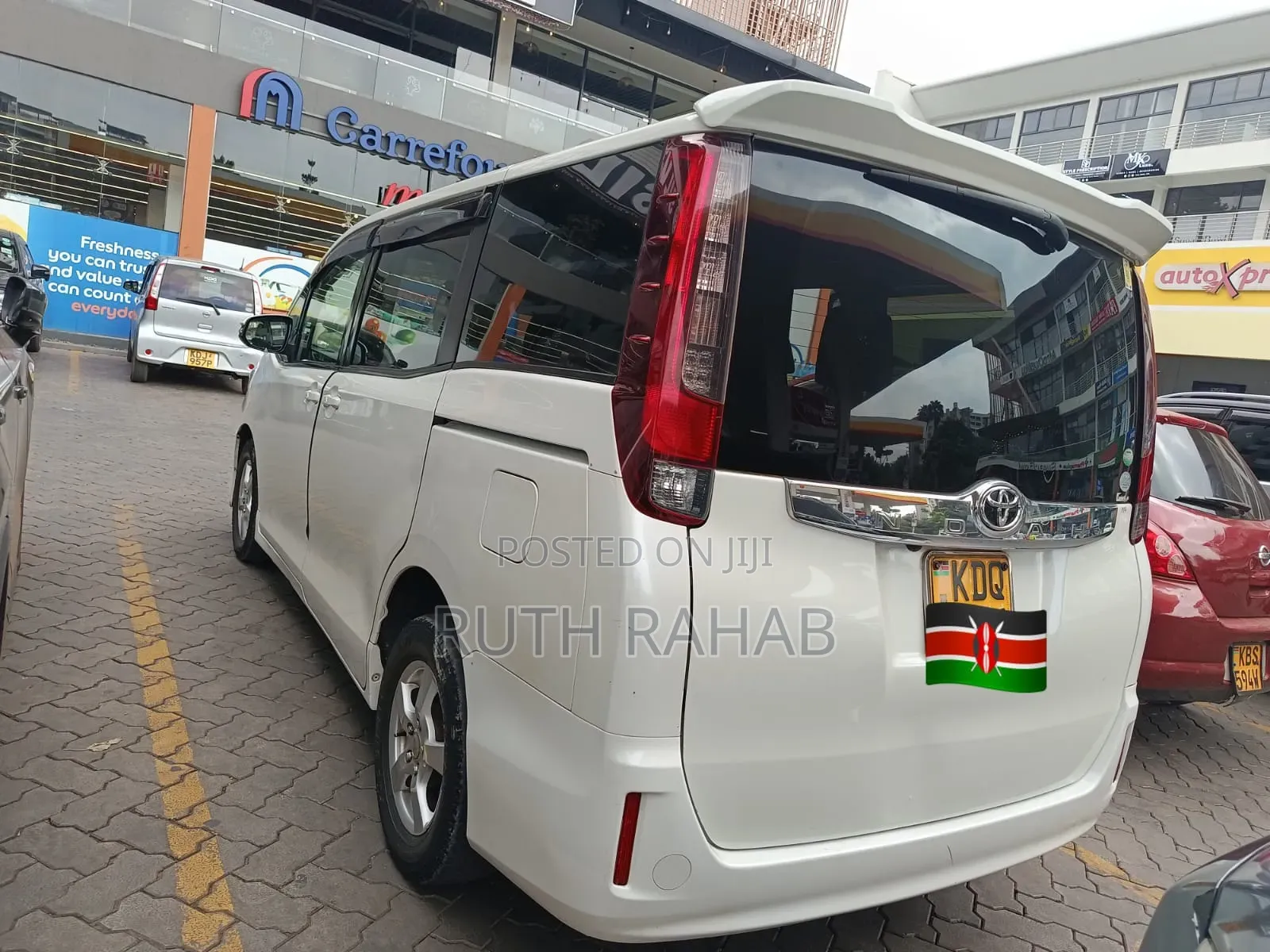 Toyota Noah 2017 White