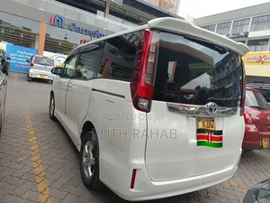 Toyota Noah 2017 White