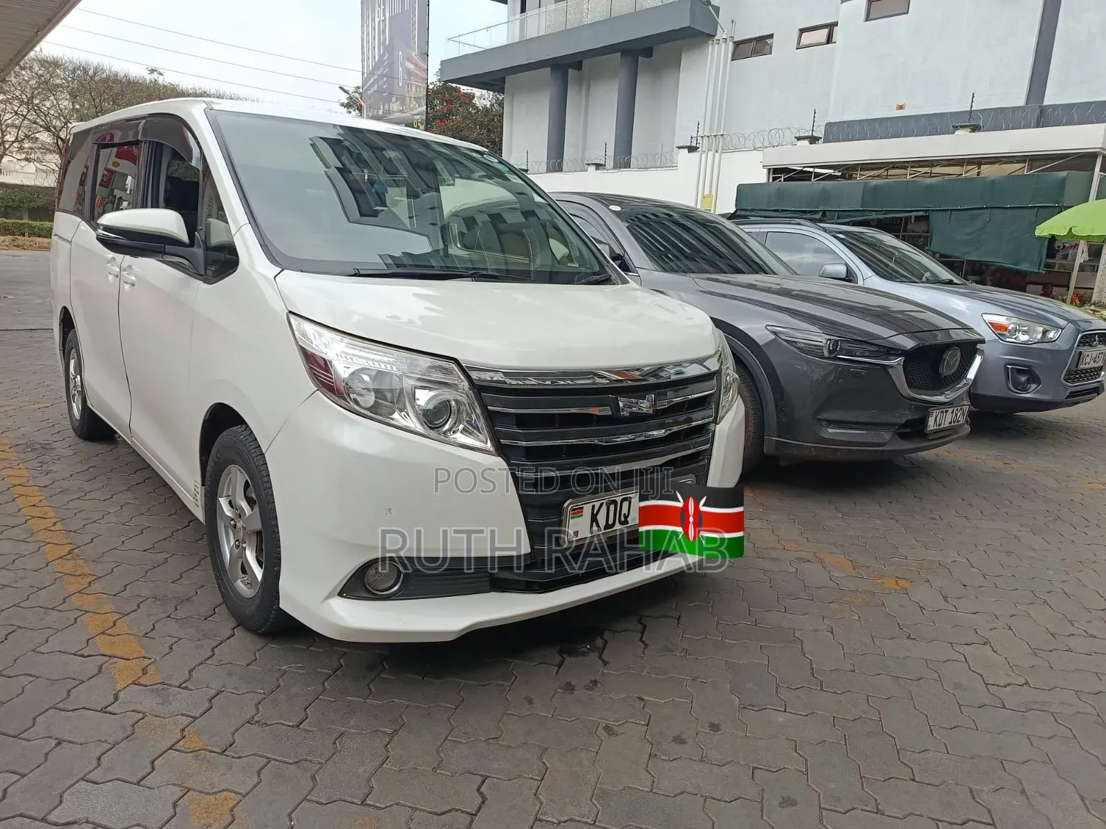 Toyota Noah 2017 White