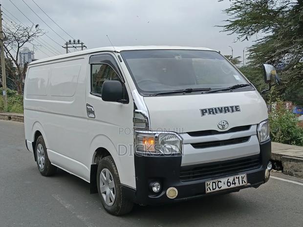 Toyota HiAce 2014 White