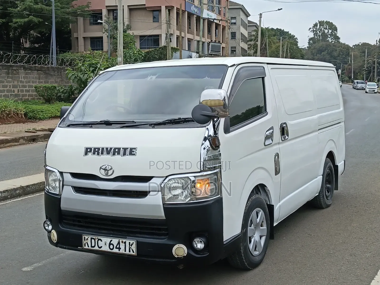 Toyota HiAce 2014 White