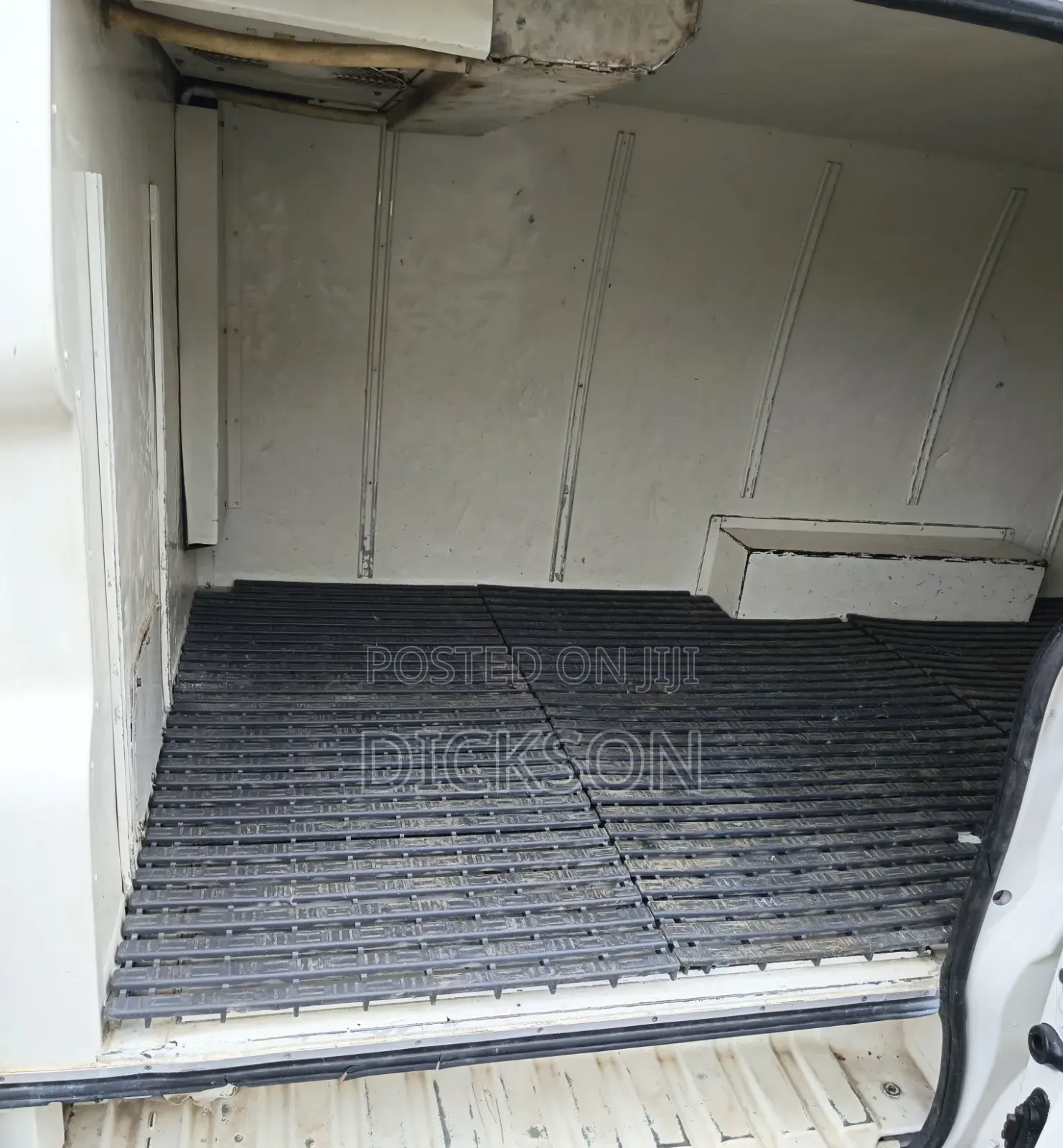 Toyota HiAce 2014 White