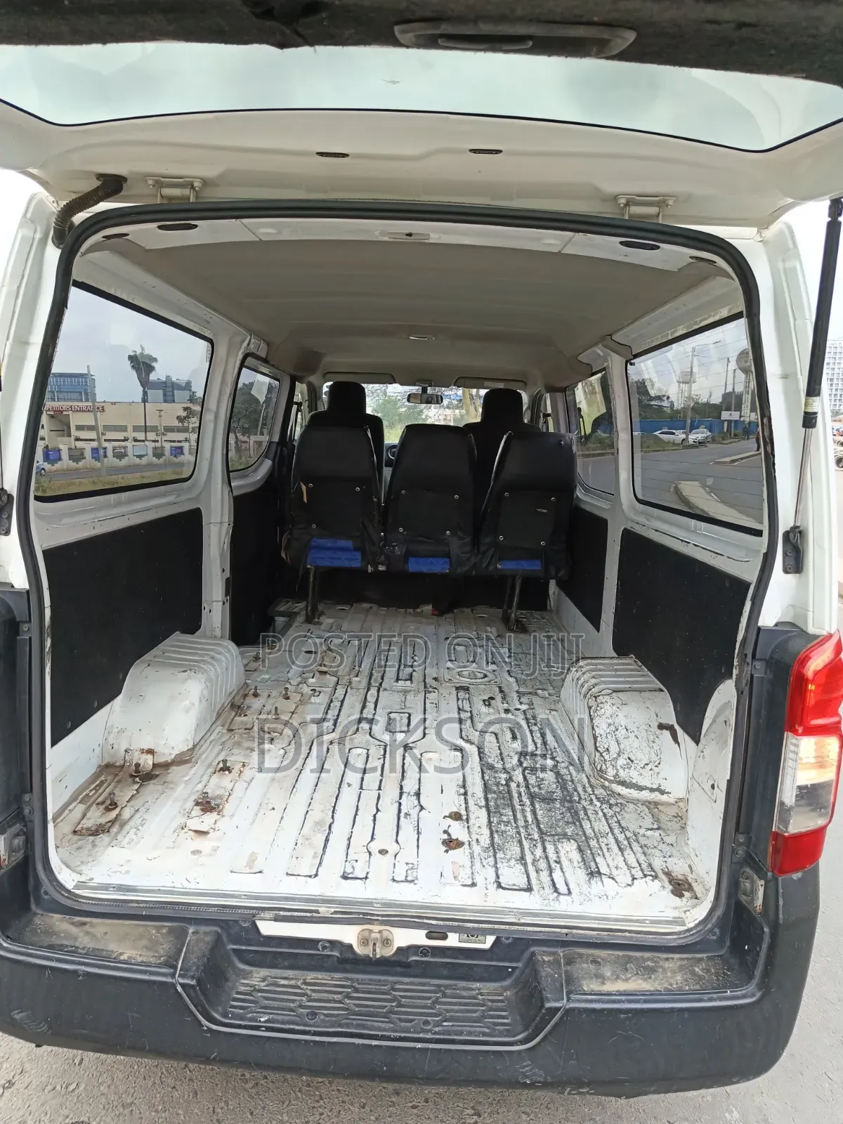 Nissan Caravan (Urvan) 2015 White