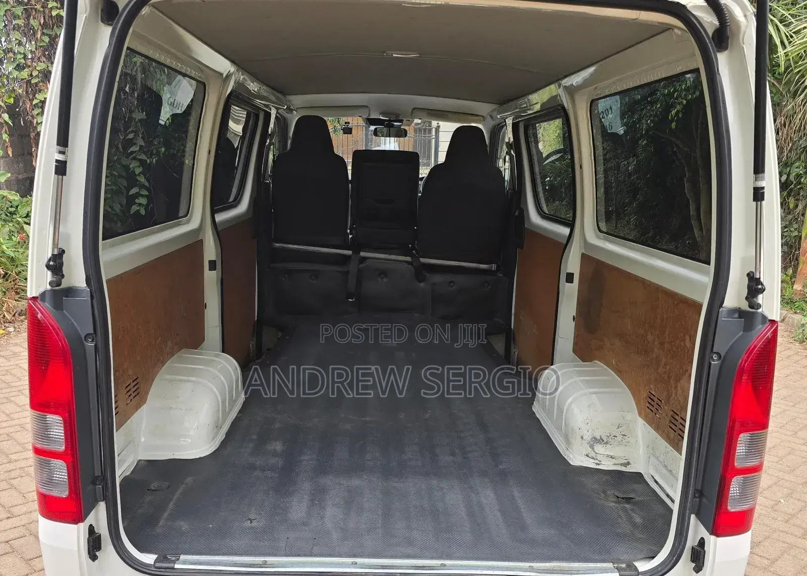 Toyota HiAce 2020 White