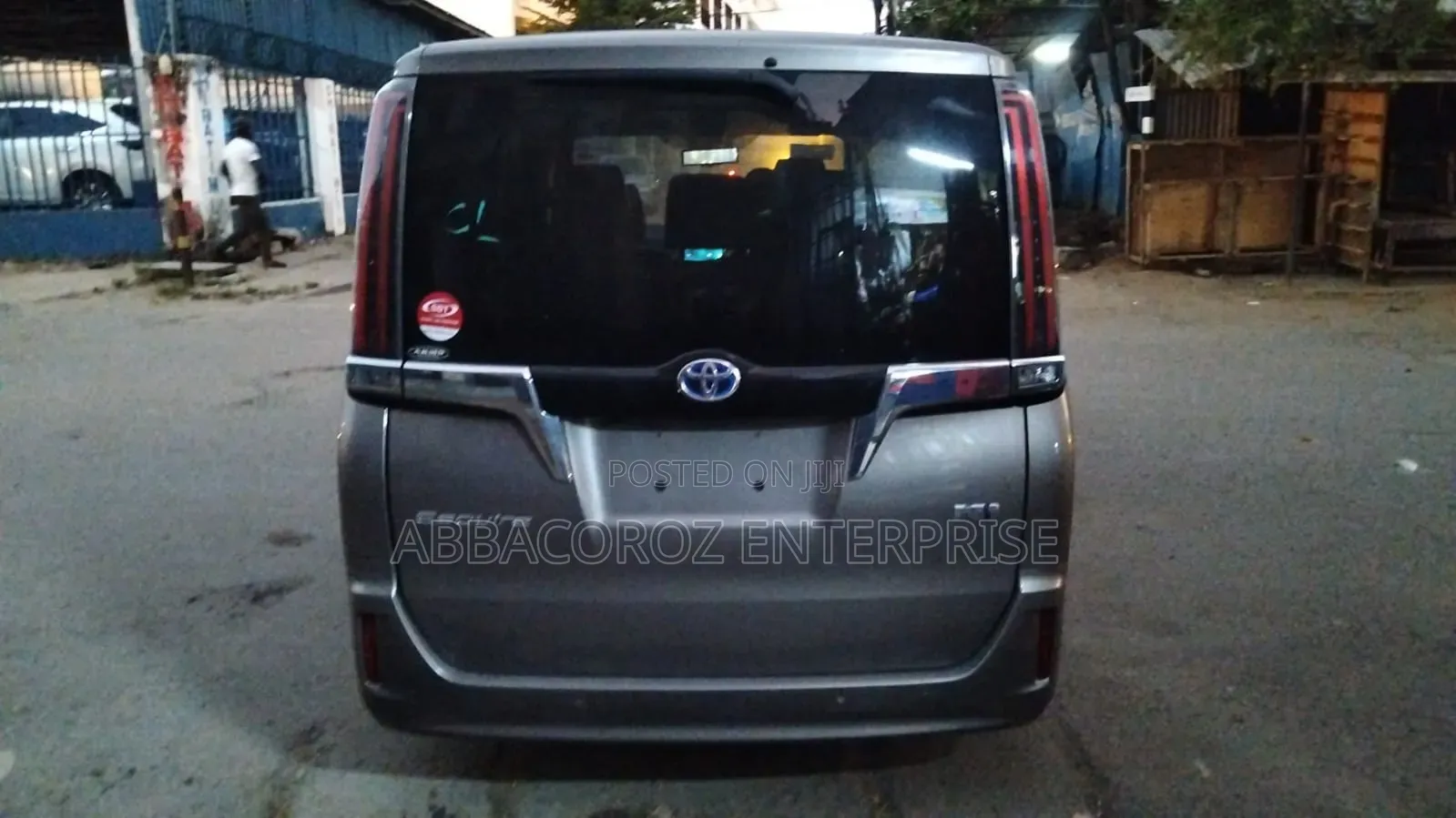 Toyota Esquire 2019 Gray