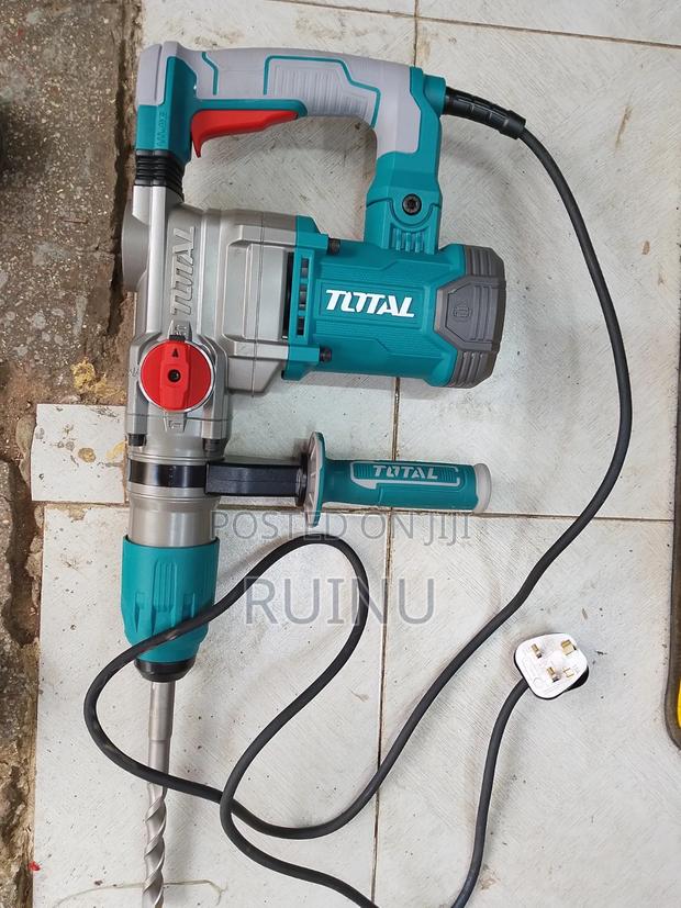 TOTAL Heavy-Duty Electric Demolition Hammer