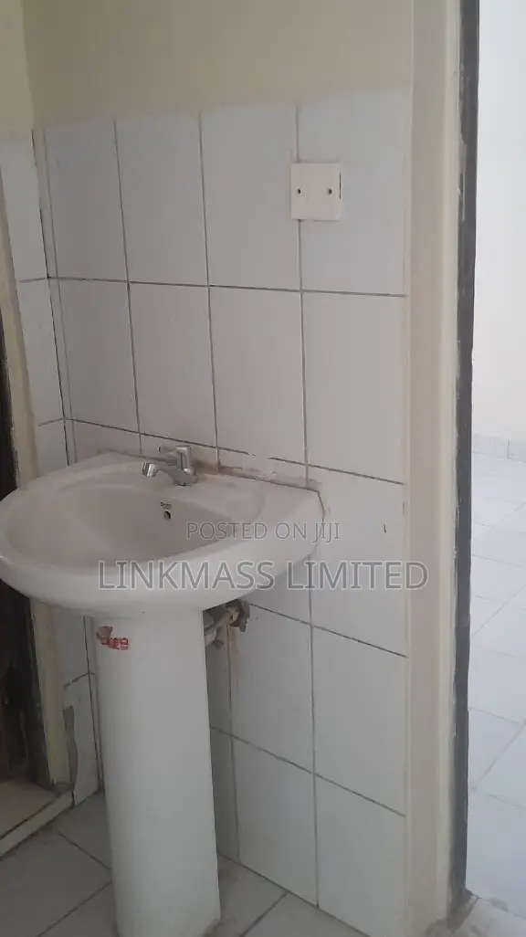 Mini Flat in Gateway Mall Area for rent