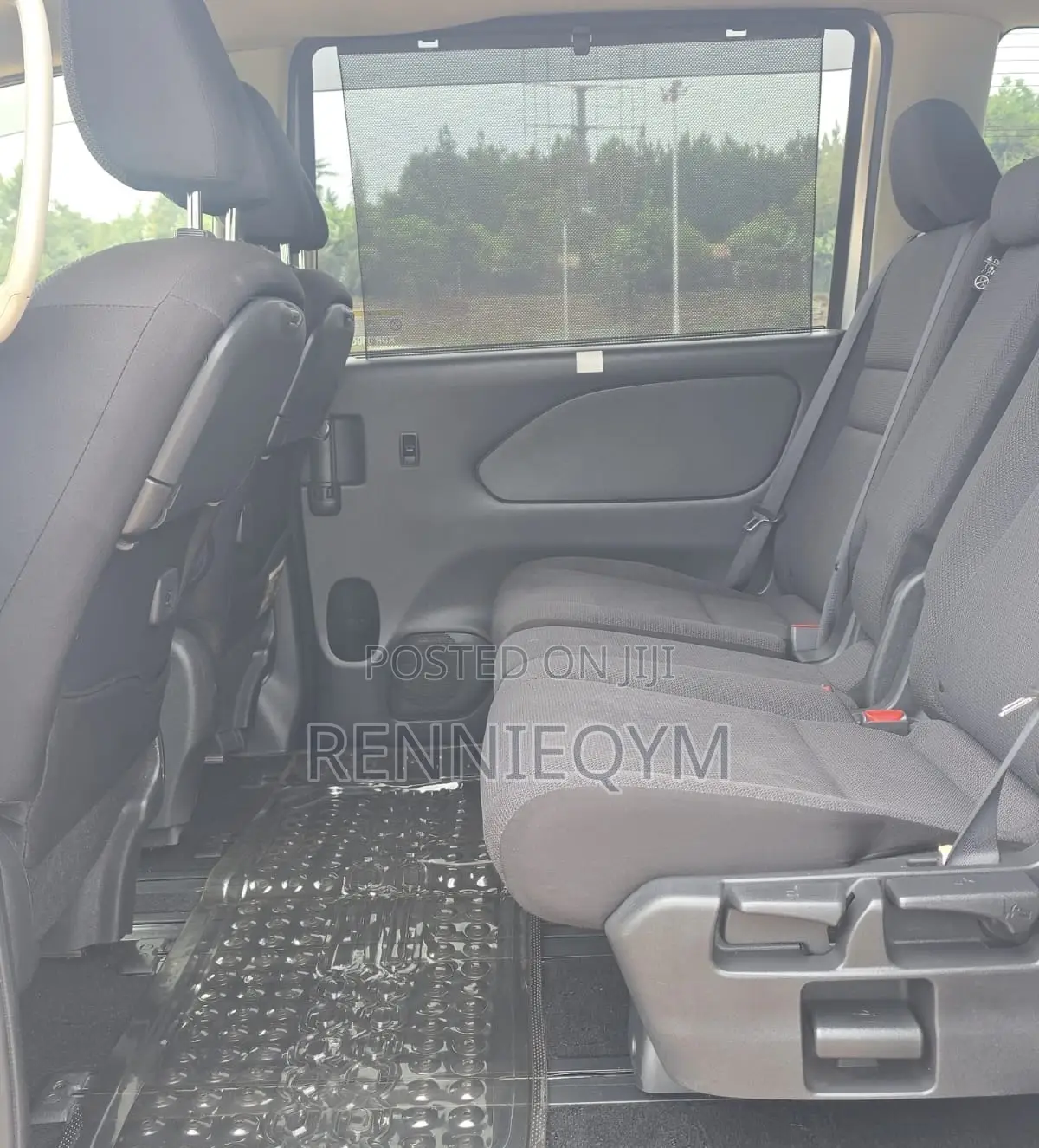Nissan Serena 2017 Silver