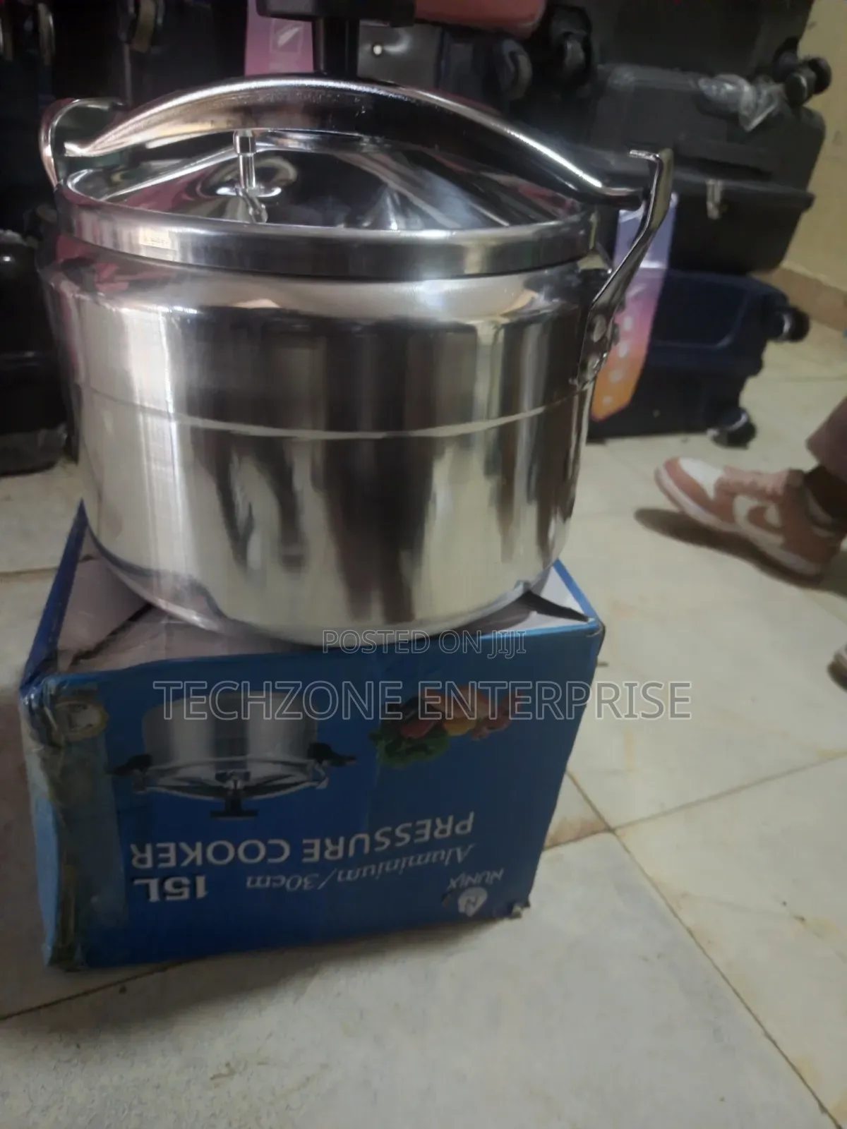 Nunix 15 Litres Manual Heavy Duty Pressure Cooker 