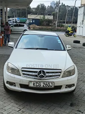Mercedes-Benz C200 2010 White