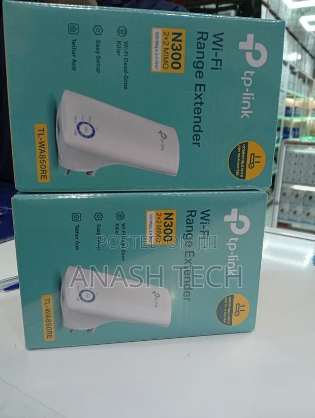 TP-Link N300 Wireless Range Extender for Home Office - thumbnail 2
