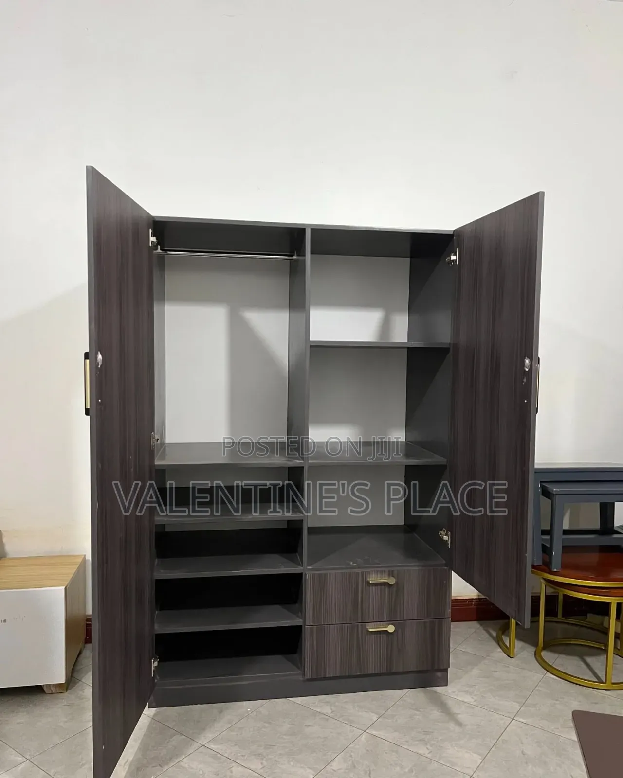 Wardrobe 4x6ft Wardrobe 4x6ft