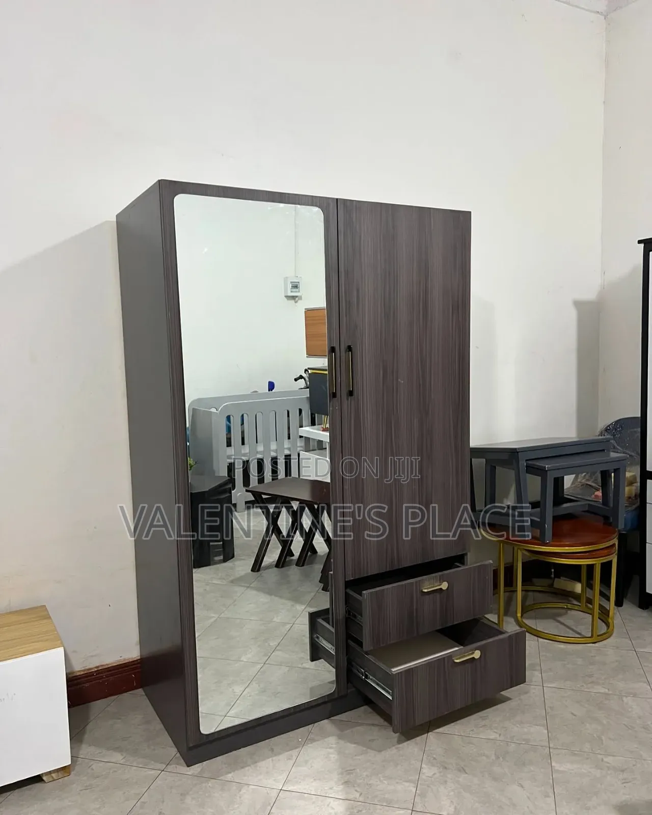 Wardrobe 4x6ft Wardrobe 4x6ft