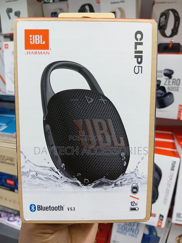 The JBL Clip 5 Ultra-Portable Waterproof Bluetooth Speaker. - thumbnail 4