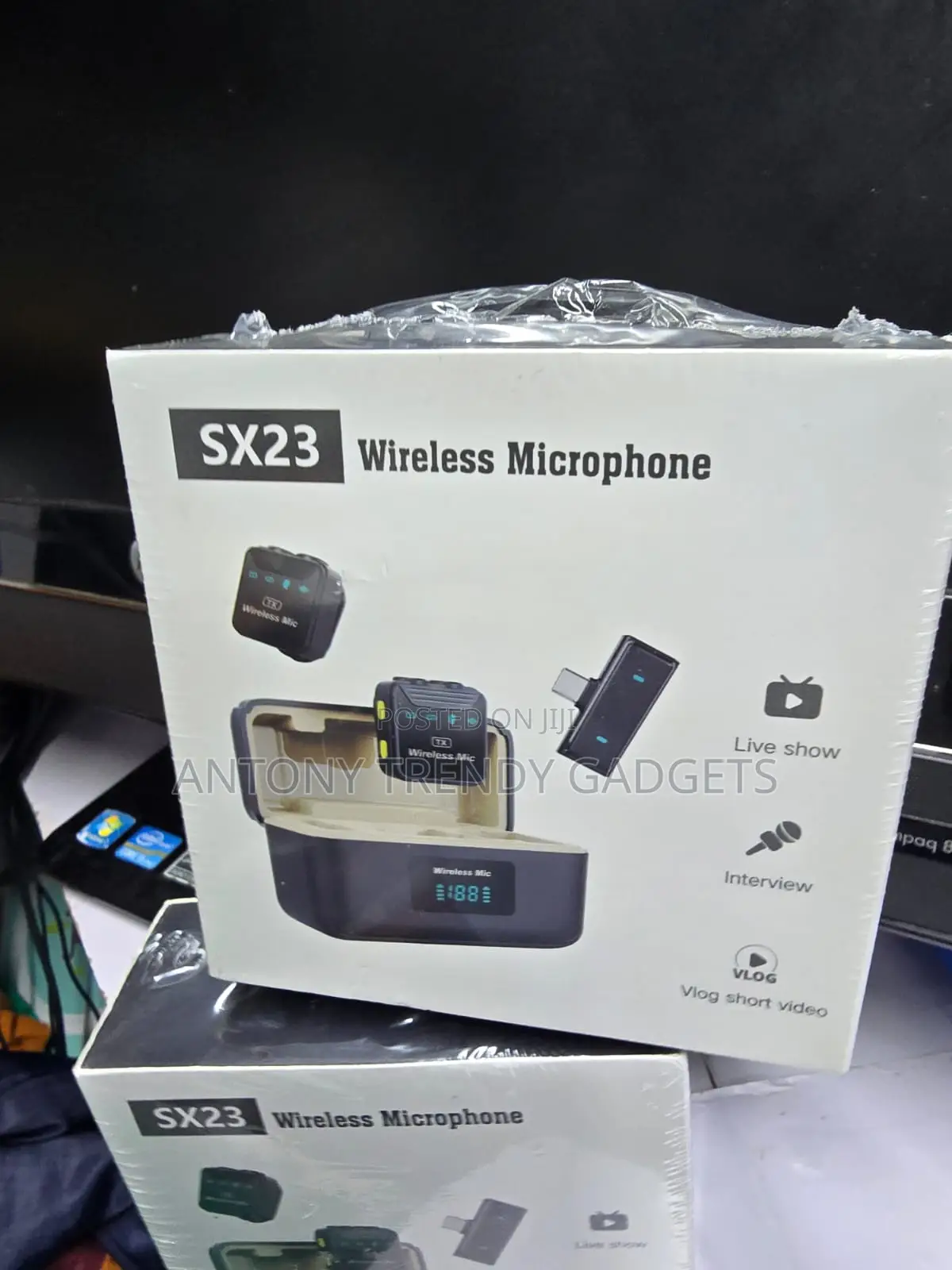 SX23 Wireless Lavalier Microphone With Charging Case