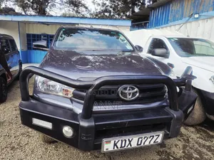 Toyota Hilux 2021 Gray
