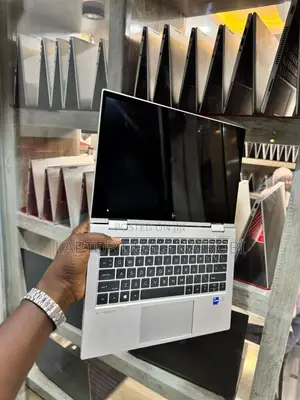 Laptop HP EliteBook 830 G8 32GB Intel Core i7 SSD 32GB