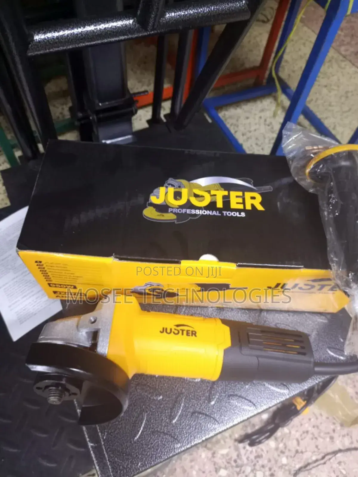 Juster 950W Angle Grinder With Guard & Side Handle 100mm