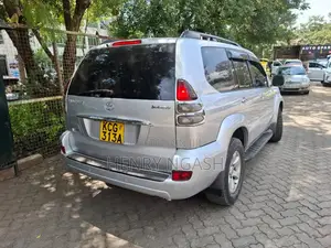 Toyota Land Cruiser Prado 2009 Silver