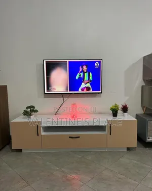 Modern 5FT TV Stand – Elegant Durable TV Cabinet