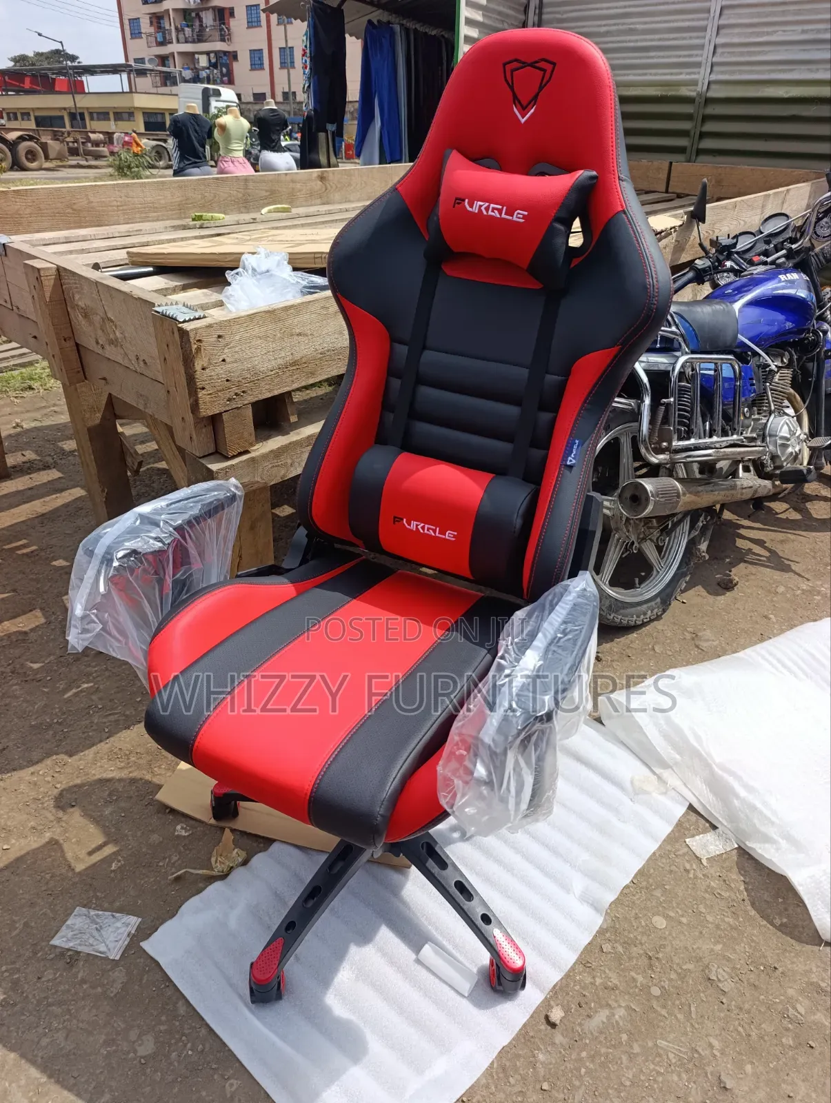 Racing Style Gaming Chair – Adjustable Comfortable