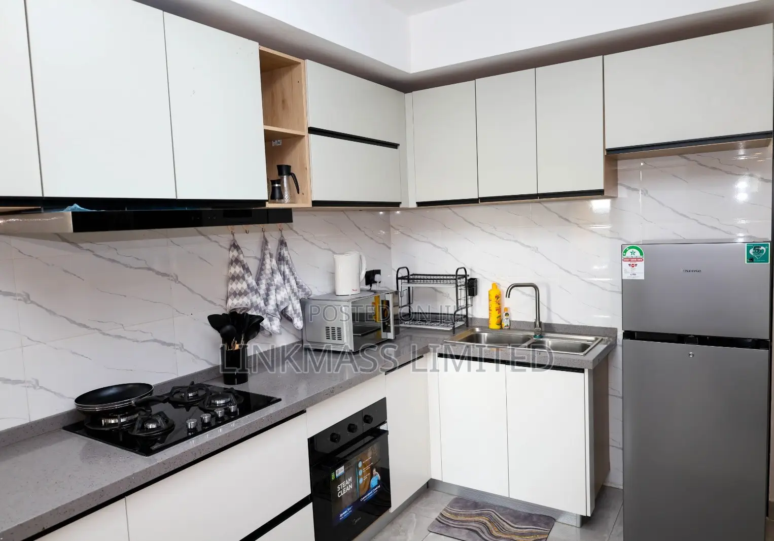 Furnished 3bdrm Apartment in Apple Tree Apartment, Hotel 67 Area