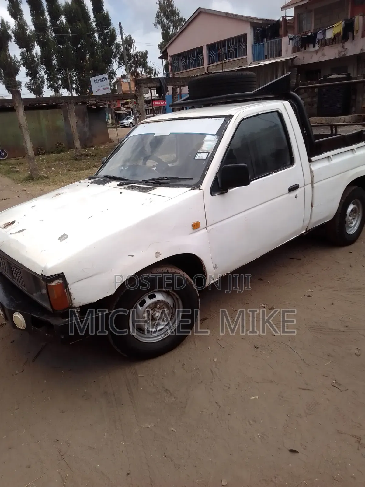 Nissan Pick-Up 1995 White