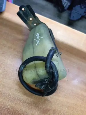 Coolant/Reserve Bottle Toyota 100/102