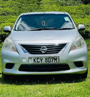 Nissan Tiida 2013 Silver