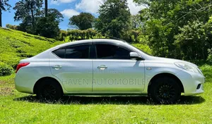 Nissan Tiida 2013 Silver