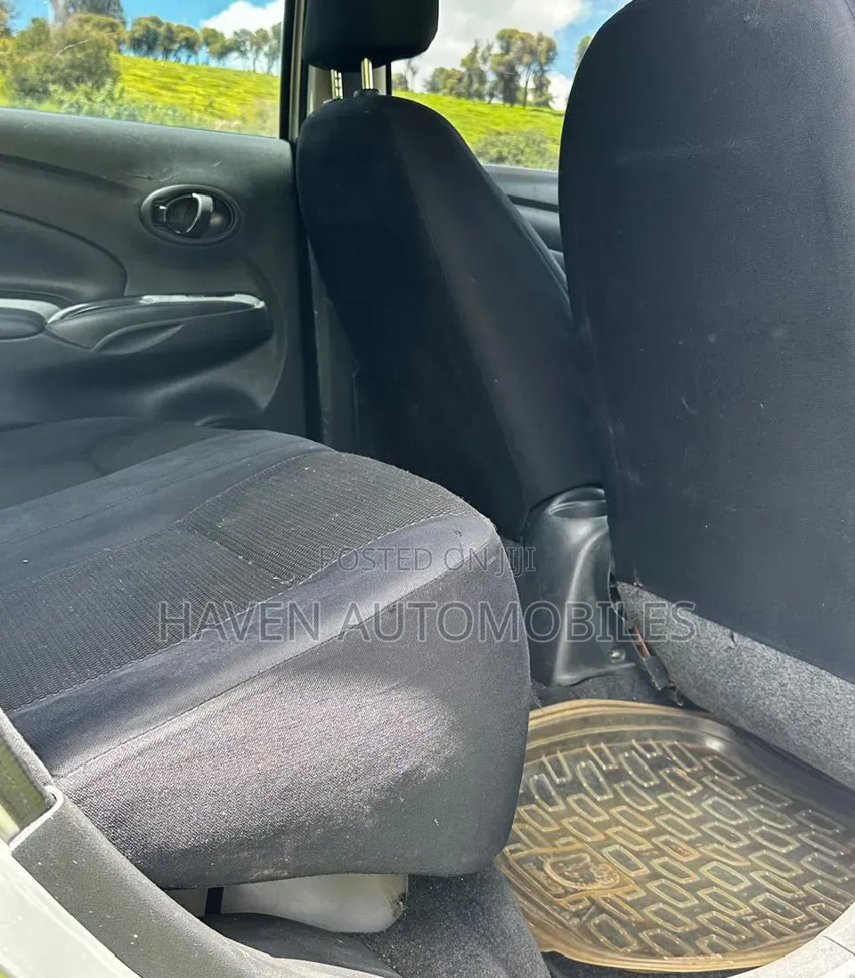 Nissan Tiida 2013 Silver