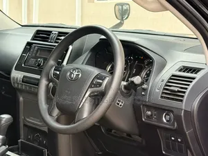 Toyota Land Cruiser Prado 2018 Black