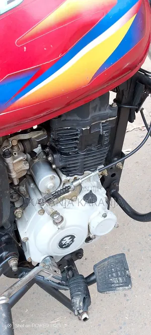 Bajaj Boxer 150 UG 2022 Red