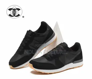 Men Sneakers Nike Internationalist